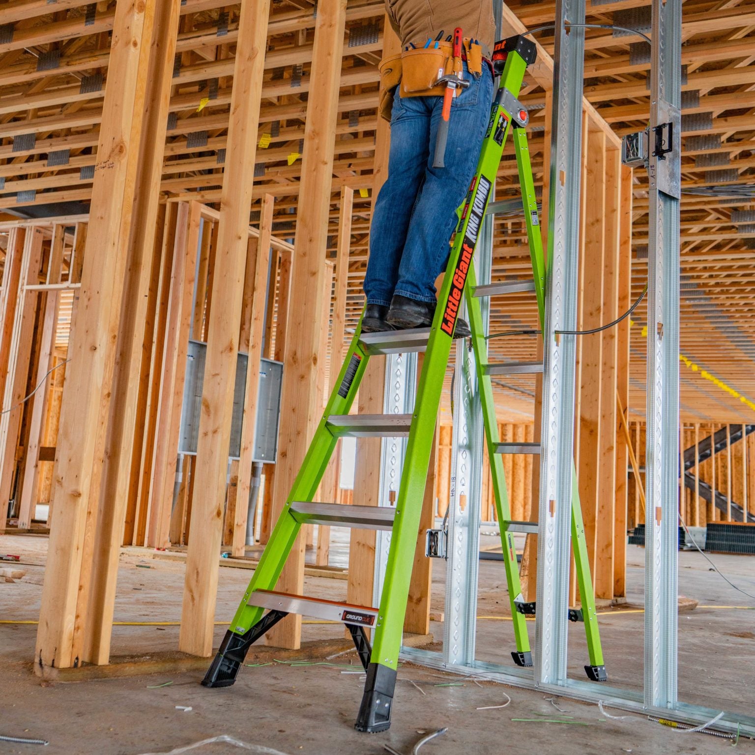 King Kombo Industrial Fibreglass 6 Tread Ladders