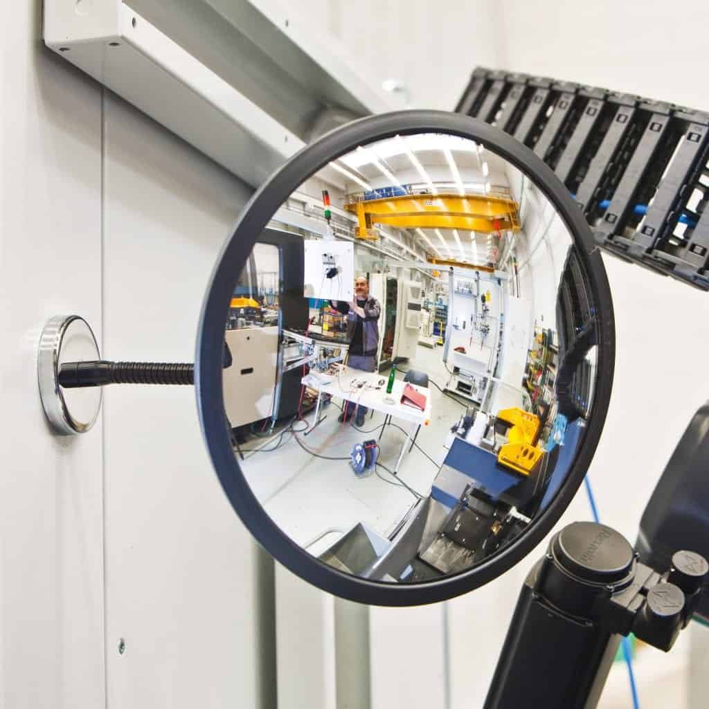 Detective Magnetic Convex Observation Mirror